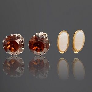 Lot of 2 Vintage Stud Clip-on Earrings in Ivory & Dark Amber